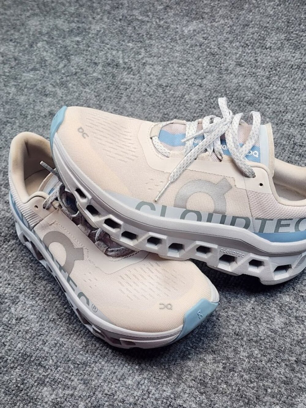 On Cloudmonster 2 Women’s 7.5 White Blue CloudTec Running Shoes